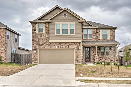 Texas Home with Patio and Grill about 16 Mi to Austin in جلينبروك Texas Home with Patio and Grill about 16 Mi to Austin in جلينبروك