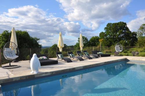 Piscina, Gite 8 pers du Chateau de Cantecor in Gramat Piscina, Gite 8 pers du Chateau de Cantecor in Gramat