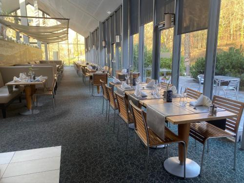 Nhà hàng, Castel de Pont-a-Lesse in Dinant Nhà hàng, Castel de Pont-a-Lesse in Dinant