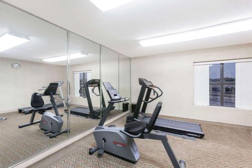 Fitness center, Super 8 By Wyndham Jacksonville Ar in Jacksonville (AR) Fitness center, Super 8 By Wyndham Jacksonville Ar in Jacksonville (AR)