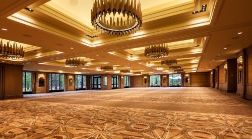 Banquet hall, Little America Hotel Flagstaff in Flagstaff (AZ) Banquet hall, Little America Hotel Flagstaff in Flagstaff (AZ)