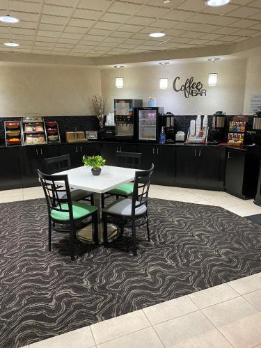 Їжа та напої, Wingate by Wyndham Little Rock in Літл-Рок (Арканзас) Їжа та напої, Wingate by Wyndham Little Rock in Літл-Рок (Арканзас)