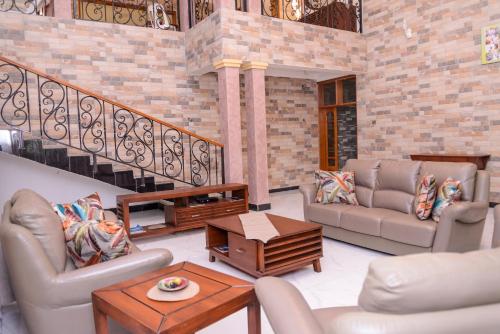 Pub/lounge, Fort Heights Homestay in Fort Portal Pub/lounge, Fort Heights Homestay in Fort Portal