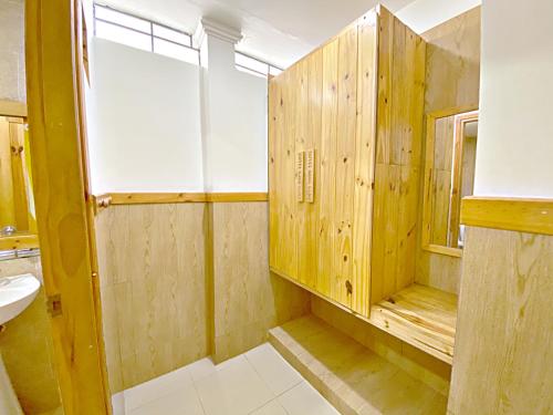 Hotel Minh Hang near Phan Thiet Fishing Port Hotel Minh Hang near Phan Thiet Fishing Port