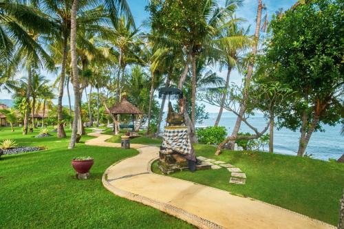 花园, 罗威那拜阁斯宫酒店 (Puri Bagus Lovina Resort) in 洛维纳海滩 花园, 罗威那拜阁斯宫酒店 (Puri Bagus Lovina Resort) in 洛维纳海滩
