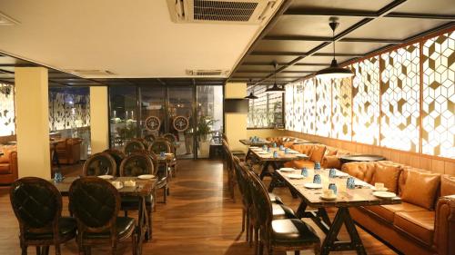 Restaurant, HOTEL V in Lucknow Restaurant, HOTEL V in Lucknow
