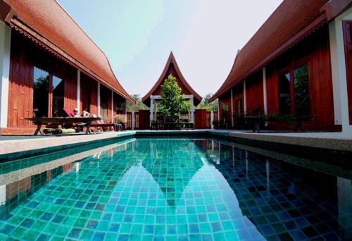 مسبح, Green Gecko in براجاك سيلباكوم مسبح, Green Gecko in براجاك سيلباكوم