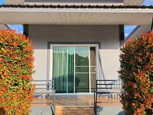 Exterior view, Maharak Resort in Sri Chiang Mai Exterior view, Maharak Resort in Sri Chiang Mai