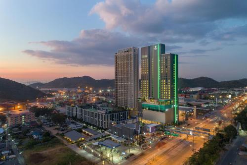 Exterior view, Holiday Inn & Suites Si Racha Laemchabang By IHG in Chonburi Exterior view, Holiday Inn & Suites Si Racha Laemchabang By IHG in Chonburi