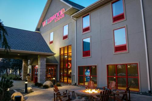 Экстерьер, Wildwood Lodge & Suites in Клайв (Айова) Экстерьер, Wildwood Lodge & Suites in Клайв (Айова)