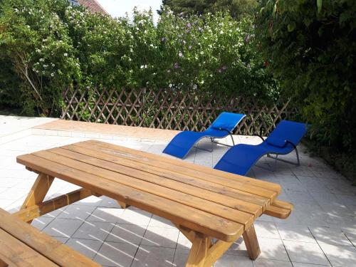 La Sénonaise (La Senonaise) in Saint-Germain-du-Bois La Sénonaise (La Senonaise) in Saint-Germain-du-Bois