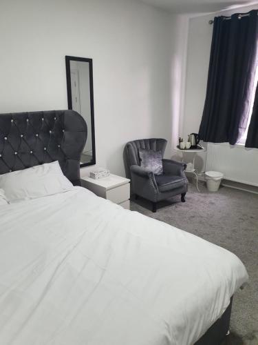 Beautiful Rooms SHAW ST AND PINE ST in Bury Beautiful Rooms SHAW ST AND PINE ST in Bury