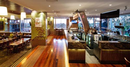 Bar/lounge, Nightcap at Shoppingtown Hotel in Doncaster Bar/lounge, Nightcap at Shoppingtown Hotel in Doncaster
