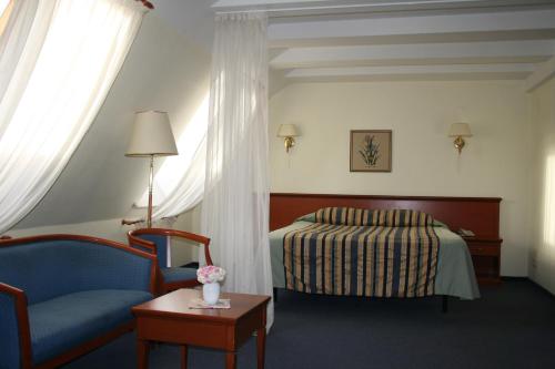 Tea Rose Hotel