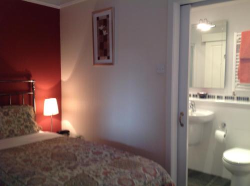 Bathroom, Moraydale Guest House in Elgin Bathroom, Moraydale Guest House in Elgin