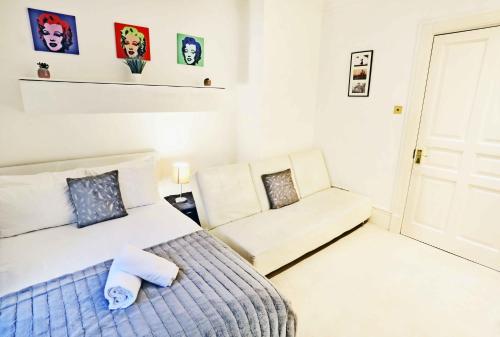 Piccadilly Circus Suites in West End Soho Piccadilly Circus Suites in West End Soho