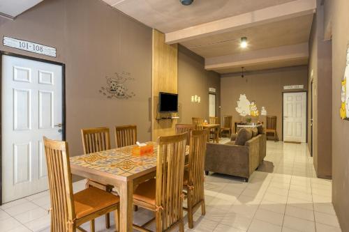 Létesítmények, RedDoorz Hostel near Malang Train Station 3 in Malang Létesítmények, RedDoorz Hostel near Malang Train Station 3 in Malang