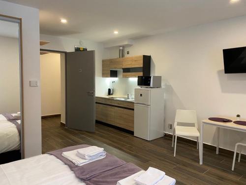 M70 Apartmanház (M70 Apartmanhaz) in Miskolc Városközpont M70 Apartmanház (M70 Apartmanhaz) in Miskolc Városközpont