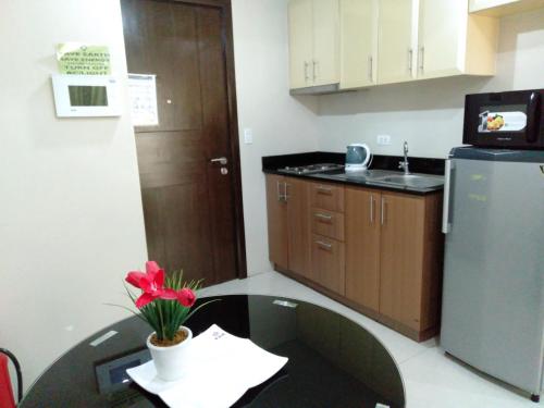 One Palm Tree Villas close to Manila Airport - Terminal 3 in Manila One Palm Tree Villas close to Manila Airport - Terminal 3 in Manila