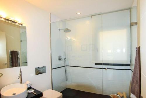 Comoditats, Club Villamar - Starck in Montras Comoditats, Club Villamar - Starck in Montras