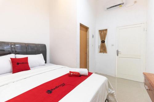 RedDoorz @ Medan Johor in Medan Johor RedDoorz @ Medan Johor in Medan Johor