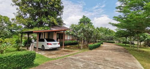 Baansuan Greenview Resort And Spa in Tha Phra Baansuan Greenview Resort And Spa in Tha Phra