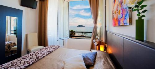 Hotel Nuovo Al Mare in Αλάσιο Hotel Nuovo Al Mare in Αλάσιο