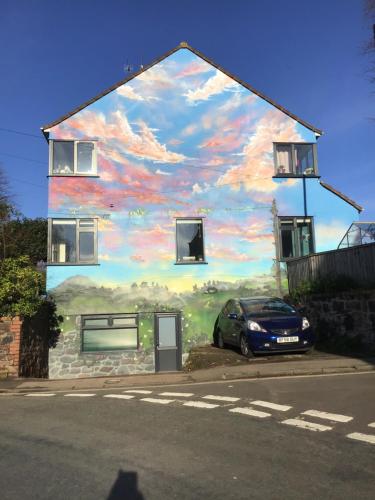 Entrada, The Mural - City Centre - Your Apartment in Southville Entrada, The Mural - City Centre - Your Apartment in Southville