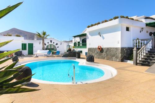 مسبح, HOTEL-FINCA Rural José Manuel 28pax (HOTEL-FINCA Rural Jose Manuel 28pax) in San Bartolome مسبح, HOTEL-FINCA Rural José Manuel 28pax (HOTEL-FINCA Rural Jose Manuel 28pax) in San Bartolome