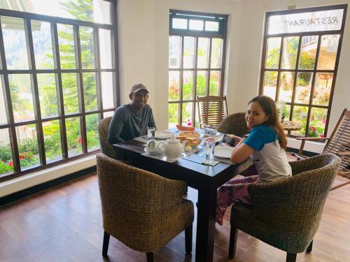 Comida y bebida, Sherwood Cabaña (Sherwood Cottage) in Nuwara Eliya Comida y bebida, Sherwood Cabaña (Sherwood Cottage) in Nuwara Eliya