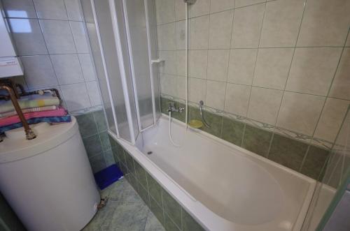 ห้องน้ำ, Fortuna Apartman in อูยบารอส ห้องน้ำ, Fortuna Apartman in อูยบารอส