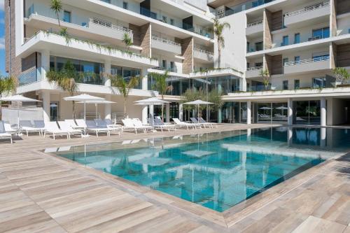 Piscina, YOUMAMI Suite Hotel Wellness&Spa in Giulianova Piscina, YOUMAMI Suite Hotel Wellness&Spa in Giulianova