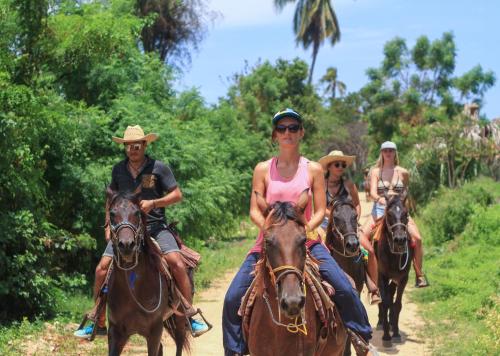 Horseback riding, Selina Puerto Escondido in Puerto Escondido Horseback riding, Selina Puerto Escondido in Puerto Escondido