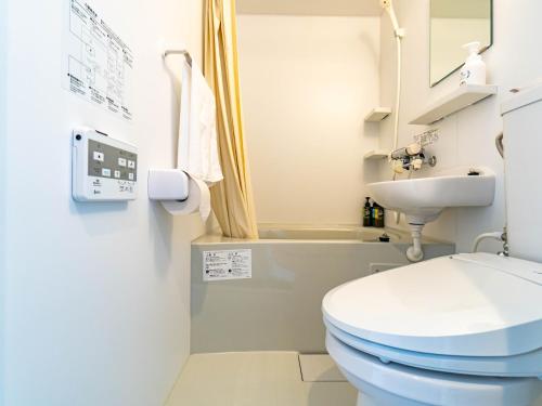 Bathroom, Bande Hotel Tenpozan Higashi near Universal City Train Station Bathroom, Bande Hotel Tenpozan Higashi near Universal City Train Station