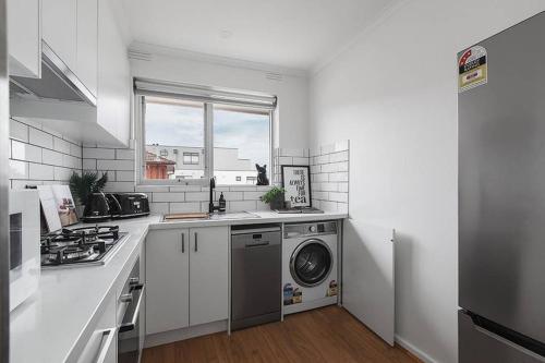 Heart of Ormond Apartment by Ready Set Host in Caulfield Heart of Ormond Apartment by Ready Set Host in Caulfield