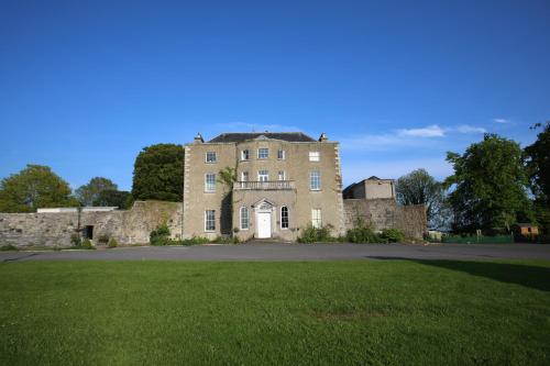 Buitenkant, The Manor Suite at Moyglare House in Maynooth Buitenkant, The Manor Suite at Moyglare House in Maynooth