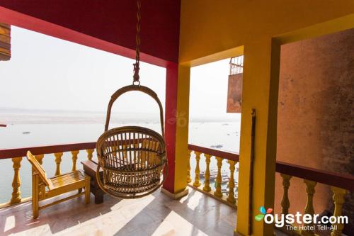 Erkély/terasz, Ganpati Guest House in Varanasi Erkély/terasz, Ganpati Guest House in Varanasi