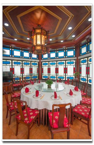 Restaurant, Guangzhou Panyu China Travel Service Panyu Hotel in Panyu District Restaurant, Guangzhou Panyu China Travel Service Panyu Hotel in Panyu District