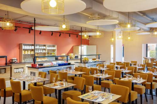 Restaurant, SOWELL HOTELS La Plage in Boulouris Restaurant, SOWELL HOTELS La Plage in Boulouris