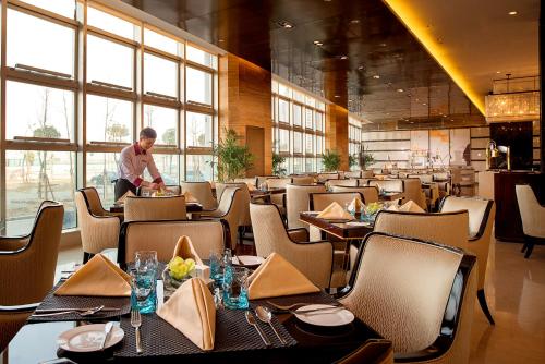 Restaurant, Expo Center Hotel near International Exhibition Center Restaurant, Expo Center Hotel near International Exhibition Center