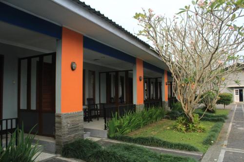 Balcony/terrace, Mandalawangi Hotel in Tasikmalaya Balcony/terrace, Mandalawangi Hotel in Tasikmalaya