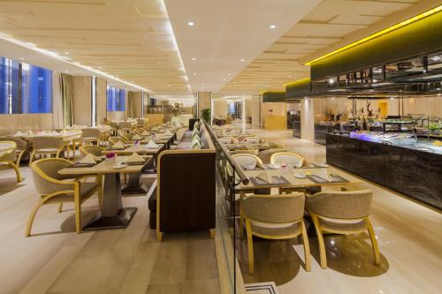 Restaurant, Crowne Plaza Tianjin Meijiangnan in Tianjin Restaurant, Crowne Plaza Tianjin Meijiangnan in Tianjin