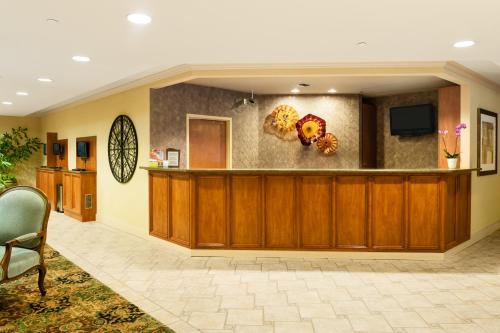 Lobby, The Mediterranean Inn near Olympic Sculpture Park Lobby, The Mediterranean Inn near Olympic Sculpture Park