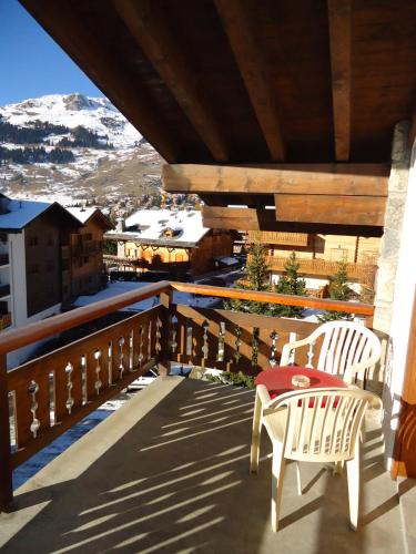 Balcony/terrace, Hotel Mirabeau in Bagnes Balcony/terrace, Hotel Mirabeau in Bagnes