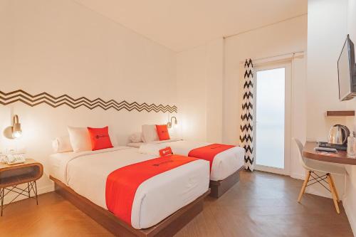 RedDoorz Premium @ Hotel Hebat in Soekarno Hatta Bypass RedDoorz Premium @ Hotel Hebat in Soekarno Hatta Bypass