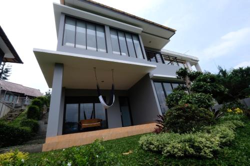 Garden, Thio's ViLLA near Congo Gallery & Cafe Garden, Thio's ViLLA near Congo Gallery & Cafe