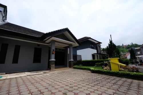 Entrance, Thio's ViLLA near Congo Gallery & Cafe Entrance, Thio's ViLLA near Congo Gallery & Cafe