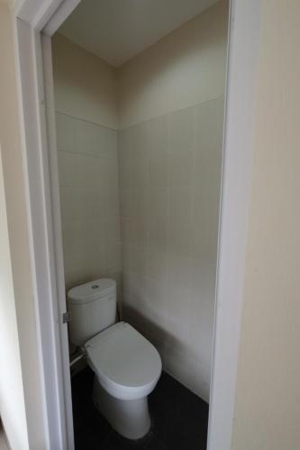 Bathroom, Thio's ViLLA near Congo Gallery & Cafe Bathroom, Thio's ViLLA near Congo Gallery & Cafe