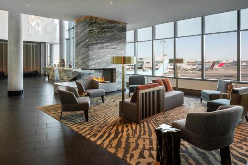 Előcsarnok, Grand Hyatt At Sfo near San Franciscó-i nemzetközi repülőtér Előcsarnok, Grand Hyatt At Sfo near San Franciscó-i nemzetközi repülőtér