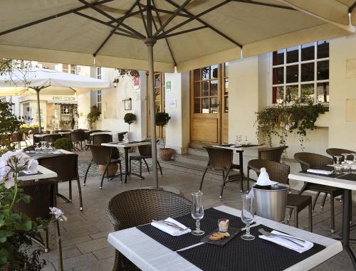 مدخل, Logis Hotel Restaurant Le Puits Dore in Richelieu مدخل, Logis Hotel Restaurant Le Puits Dore in Richelieu